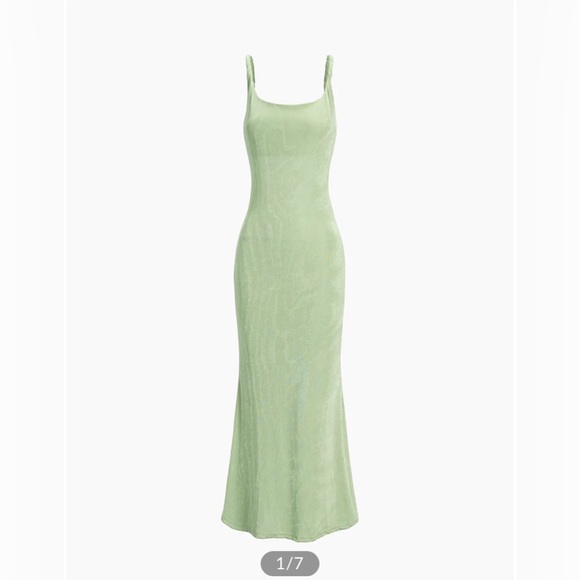The Commense green midi dress - Picture 2 of 6